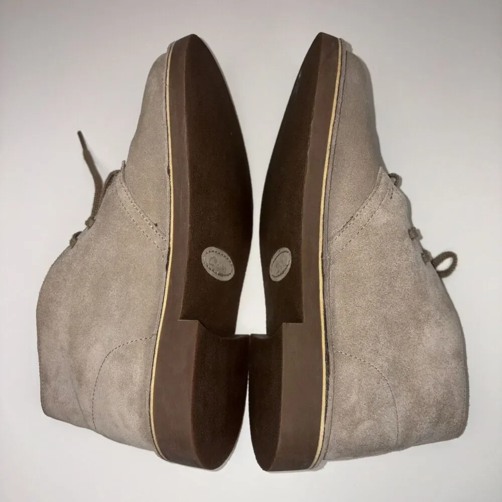 Clarks Collection Women's Acre Bridge Desert Boots Sand Suede Size 8 Med. U.S.